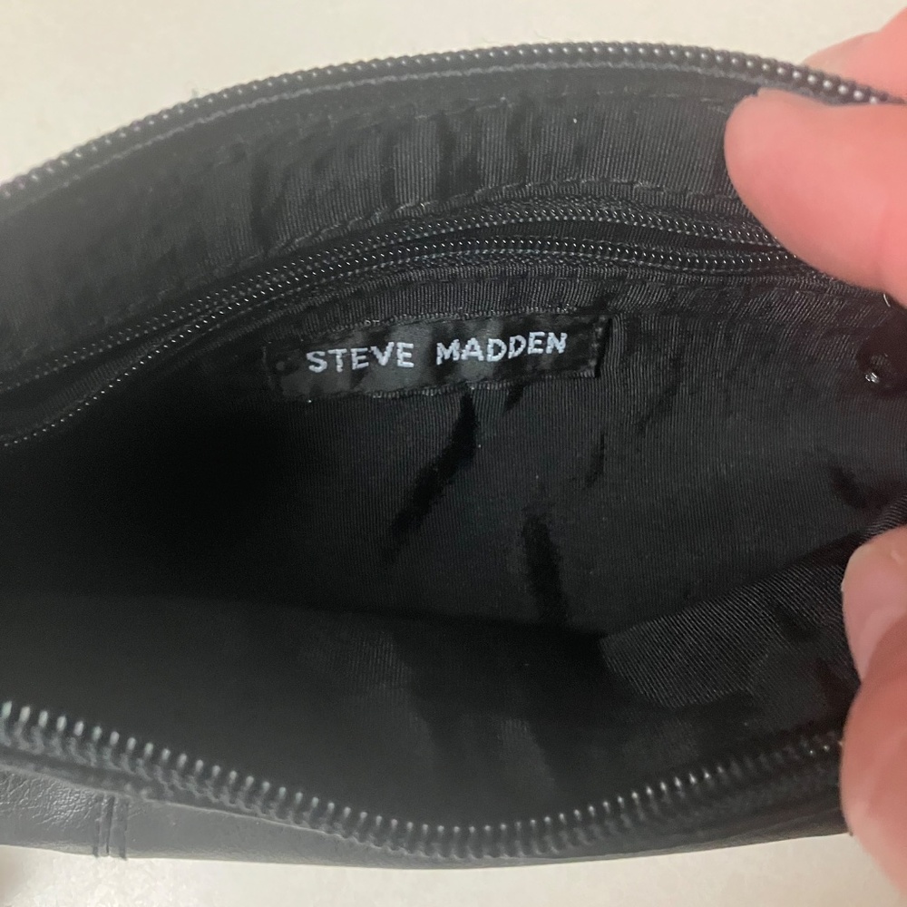 Steve Madden black wristlet purse - Picture 2 of 2